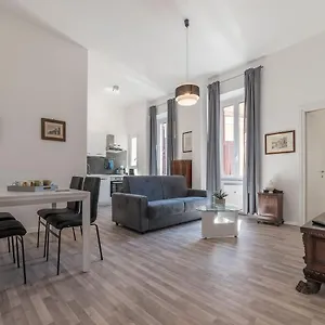 https://live-like-a-local-in-romes-exclusive-colle-oppio.it-romehotels.com